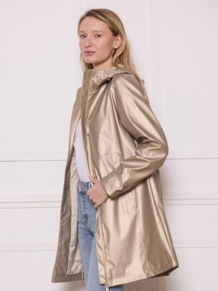 <span class="new">BERRIA/NEW</span>  Chubasquero champán Hodei