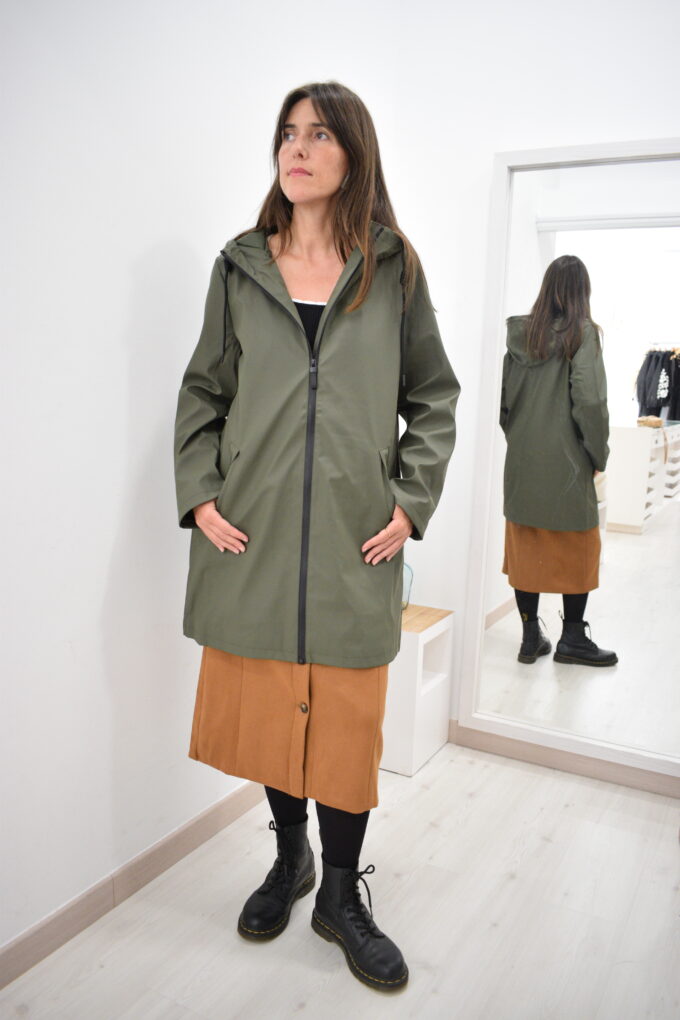 BERRIA/NEW Chubasquero verde kaki Ura