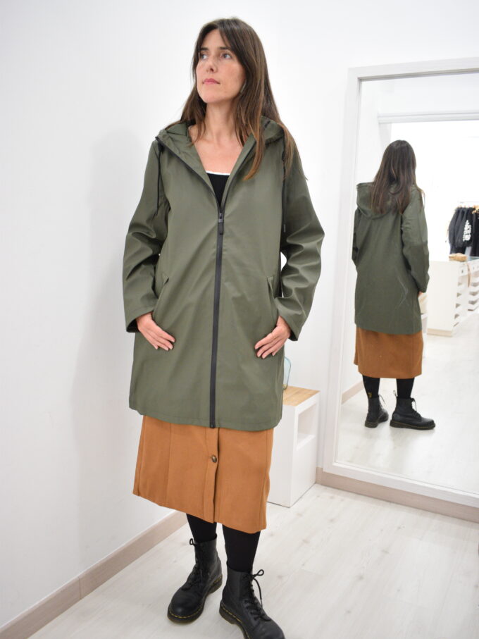 BERRIA/NEW Chubasquero verde kaki Ura