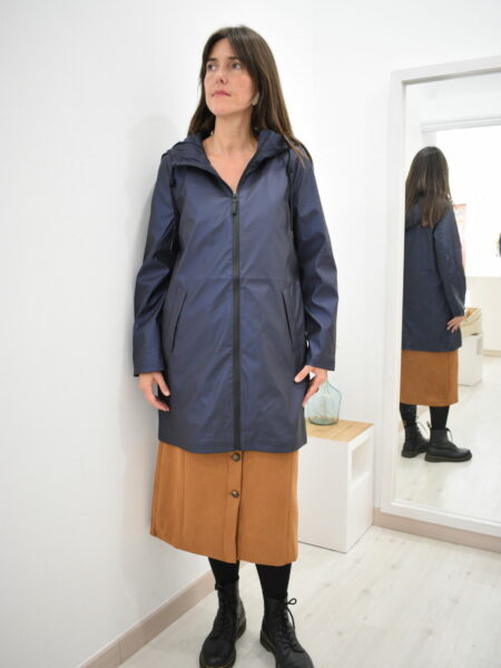 <span class="new">BERRIA/NEW</span>  Chubasquero azul marino Ura