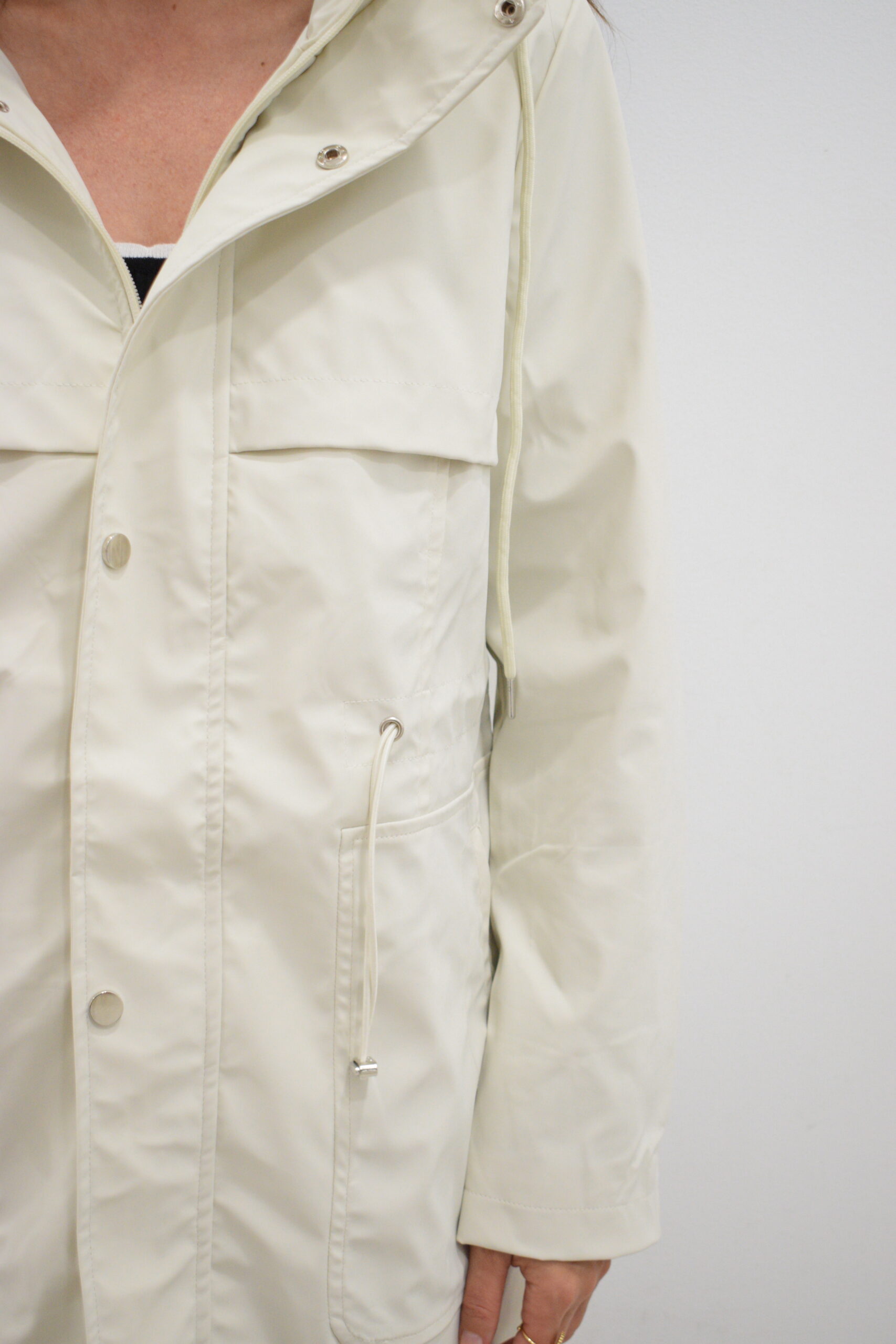 BERRIA/NEW Chubasquero crudo Kazkabar 4 BERRIA/NEW Chubasquero crudo Kazkabar - Imagen 3