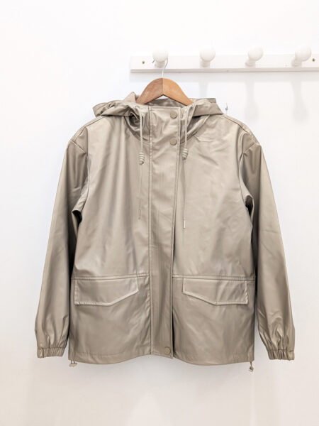 <span class="new">BERRIA/NEW</span>  Chubasquero champán Elur