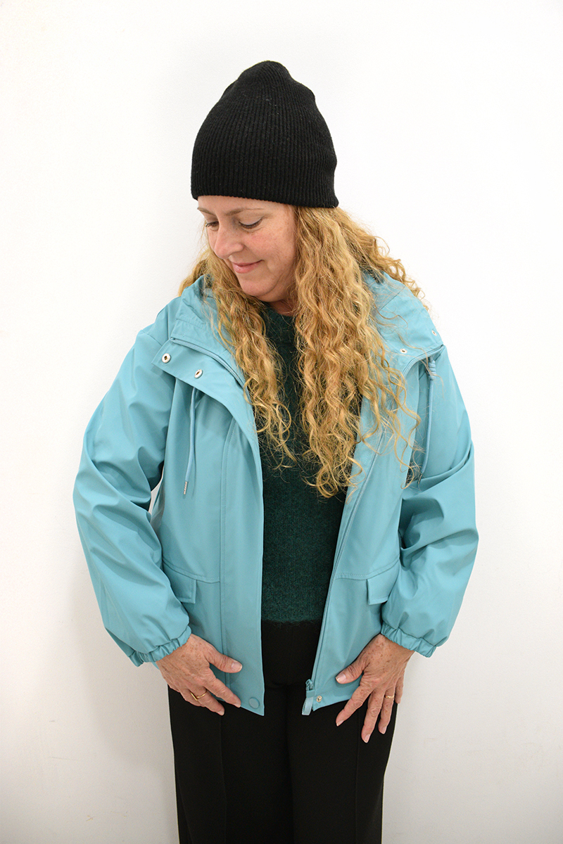 BERRIA/NEW Chubasquero turquesa Elur 3 BERRIA/NEW Chubasquero turquesa Elur - Imagen 2