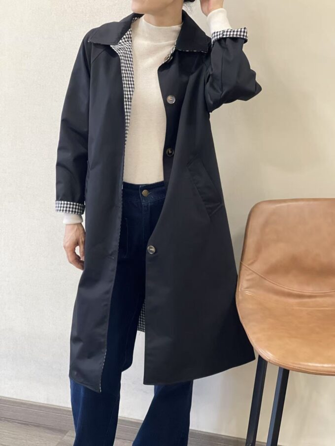 BERRIA/NEW Gabardina negra reversible Helene