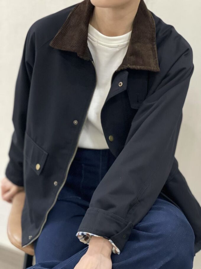 BERRIA/NEW Trench negra Azura