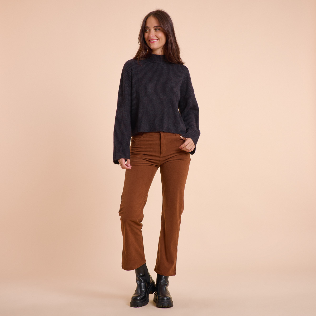 BERRIA/NEW Pantalón de pana marrón Simon 3 BERRIA/NEW Pantalón de pana marrón Simon - Imagen 2