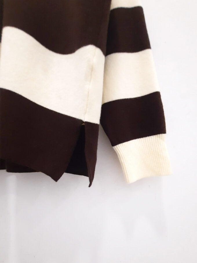 Polo rayas marron beige detalle