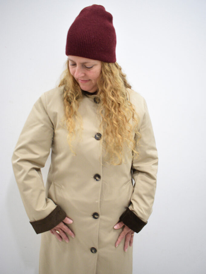 Inicio 5 gabardina beige alia cuello pana