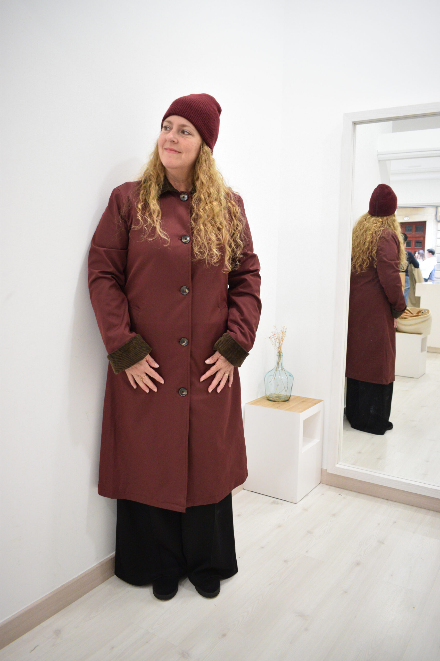 BERRIA/NEW Gabardina burdeos Alia 1 gabardina buerdeos alia scaled