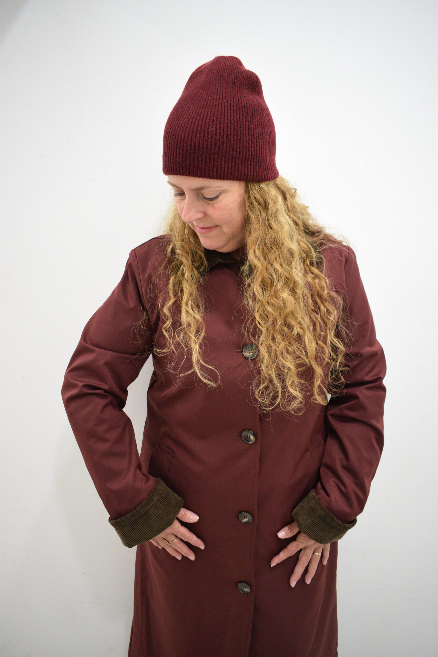 BERRIA/NEW Gabardina burdeos Alia 3 BERRIA/NEW Gabardina burdeos Alia - Imagen 2