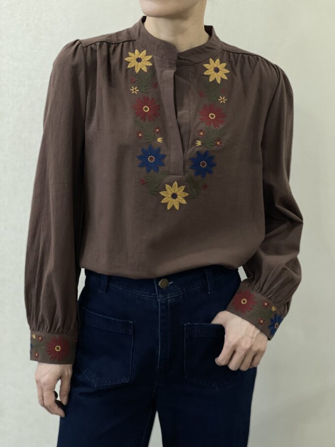 BERRIA/NEW Camisa bordada marrón Delphine