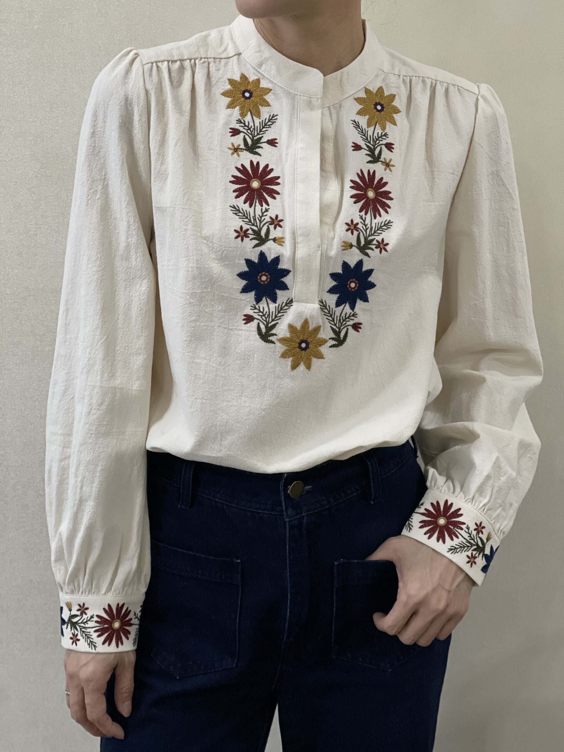 BERRIA/NEW Camisa bordada color crudo Delphine 3 BERRIA/NEW Camisa bordada color crudo Delphine - Imagen 2