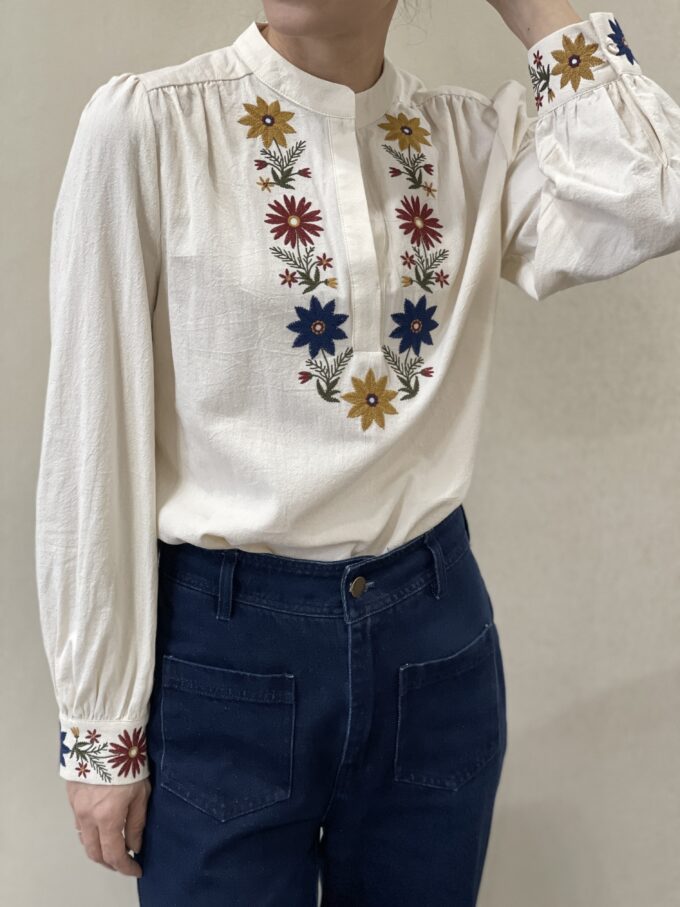 BERRIA/NEW Camisa bordada color crudo Delphine