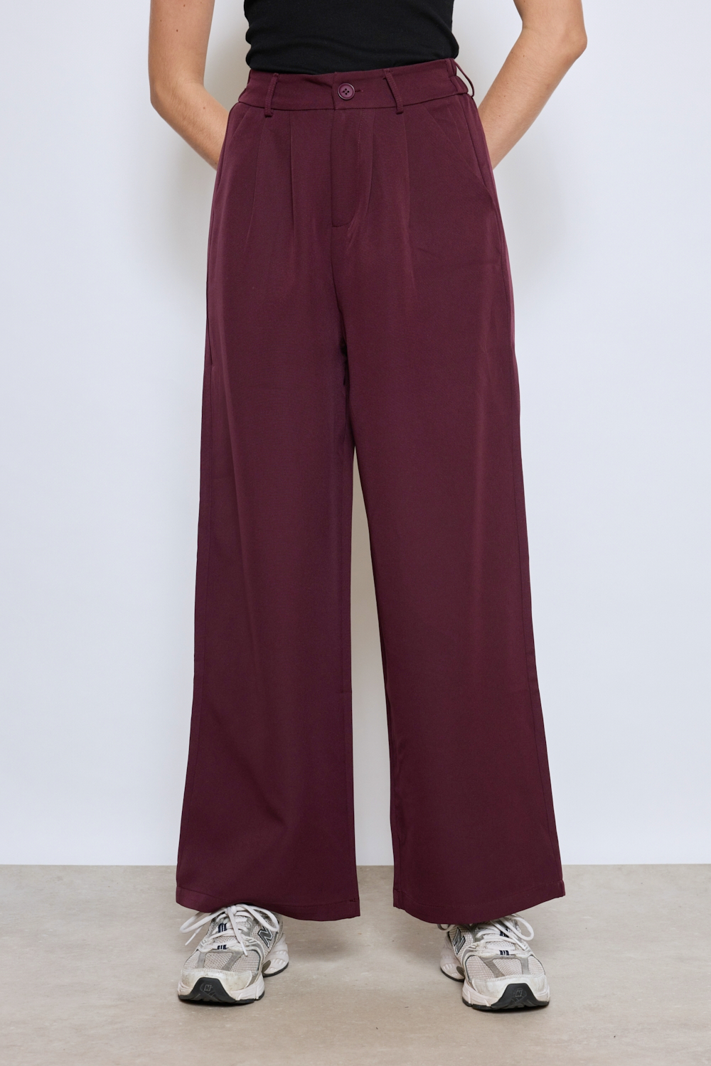 BERRIA/NEW Pantalón granate Iwan 5 BERRIA/NEW Pantalón granate Iwan - Imagen 4