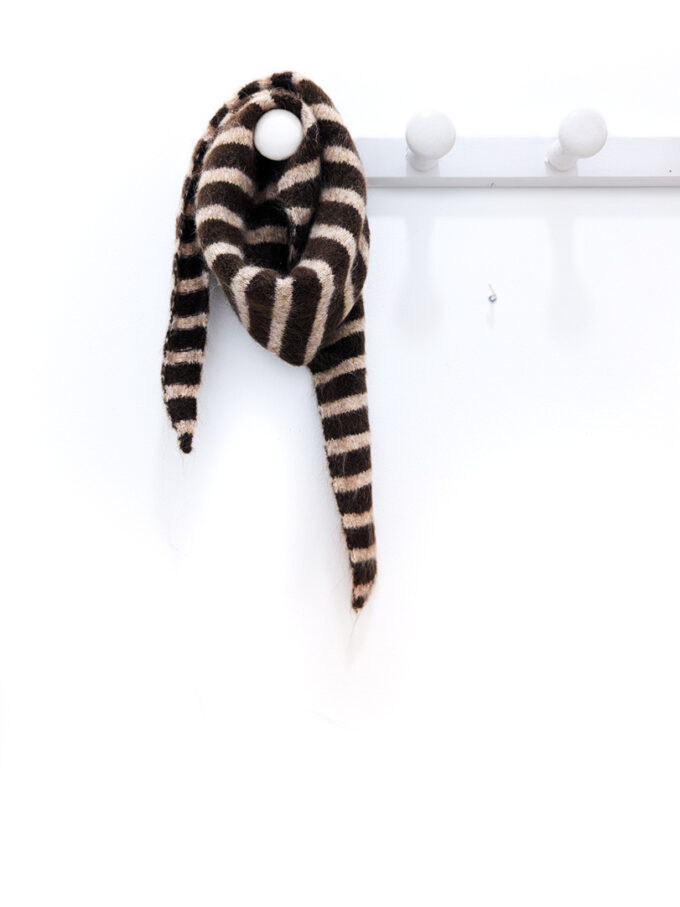 panuelo tom marron detalle