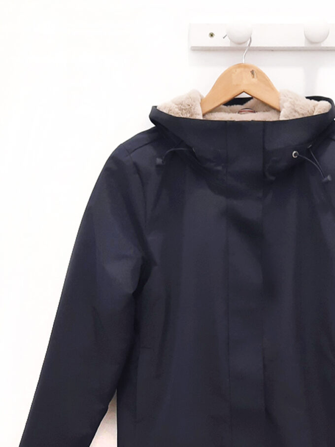 Chubasquero azul marino Caspian forro pelo