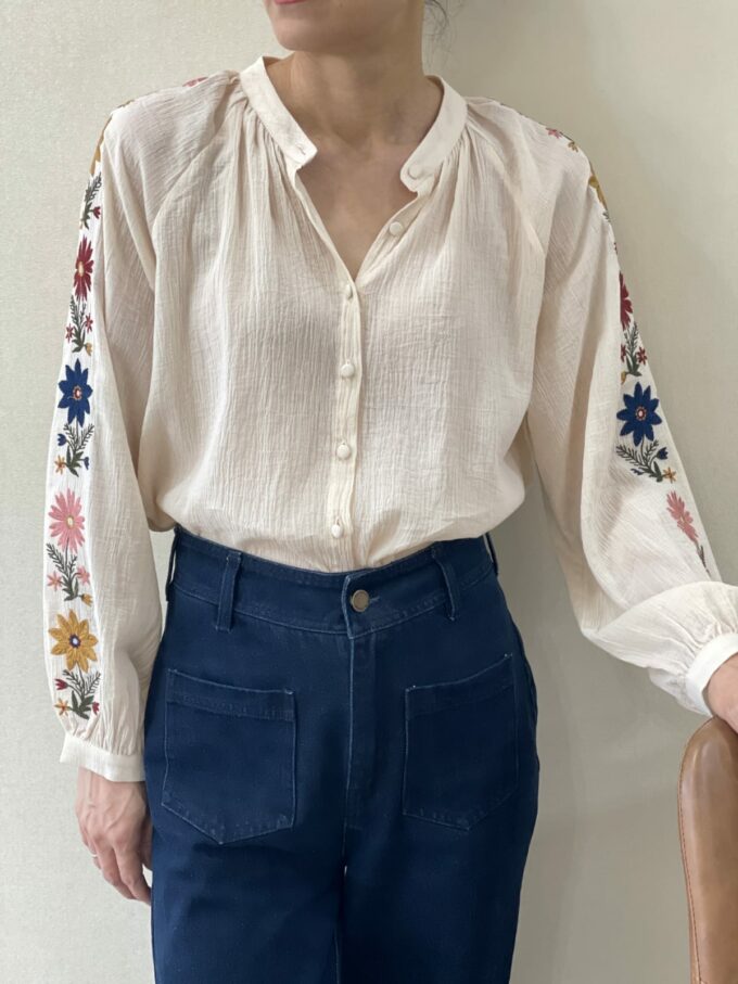 BERRIA/NEW Camisa bordada color crudo Maitane