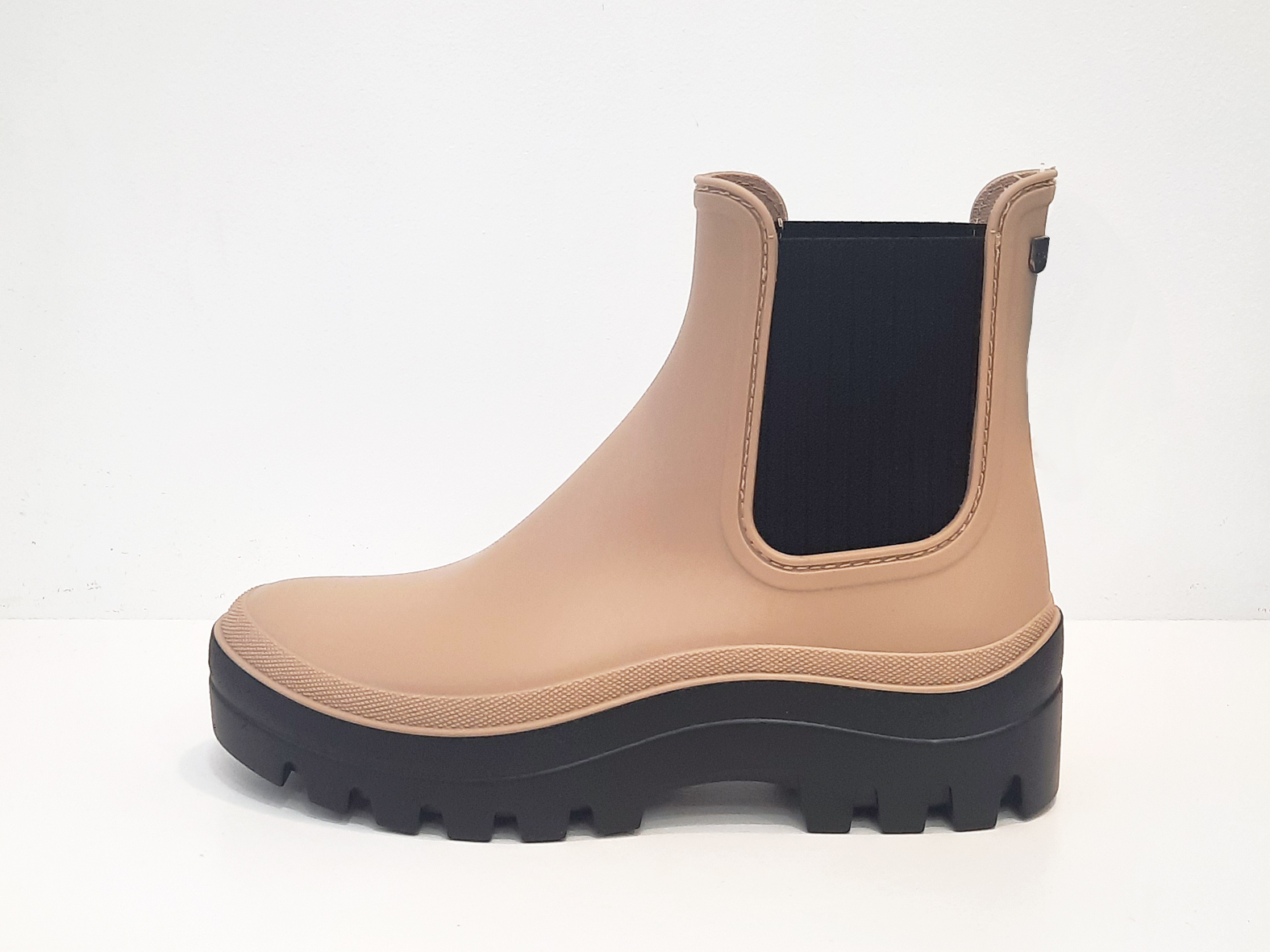 Katiuska beige Soul bota agua