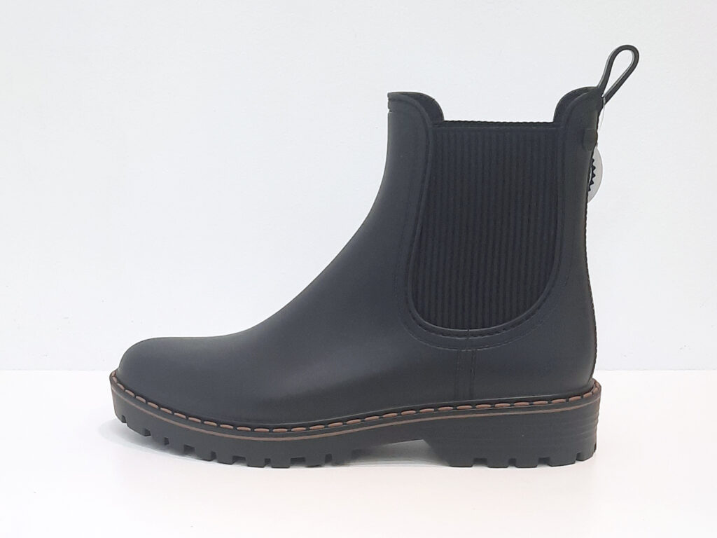 Bota negra Igor de agua
