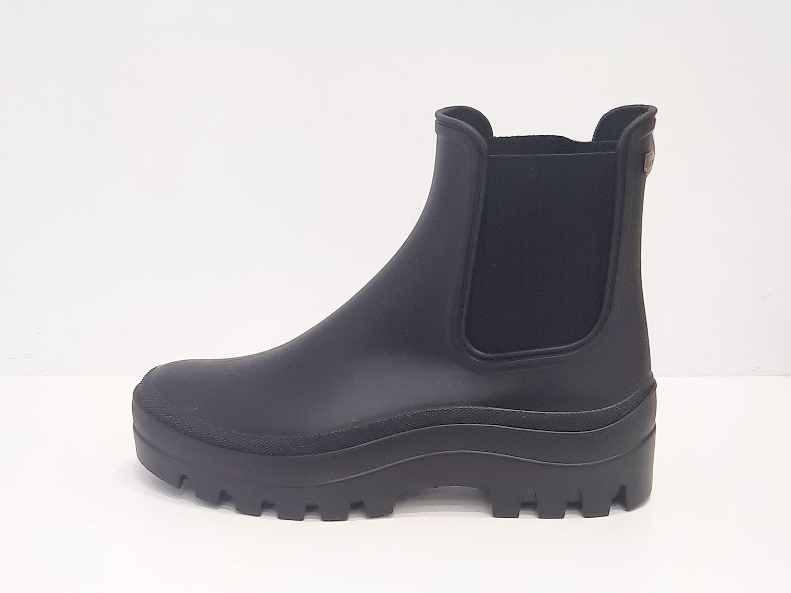 Bota negra Igor de agua