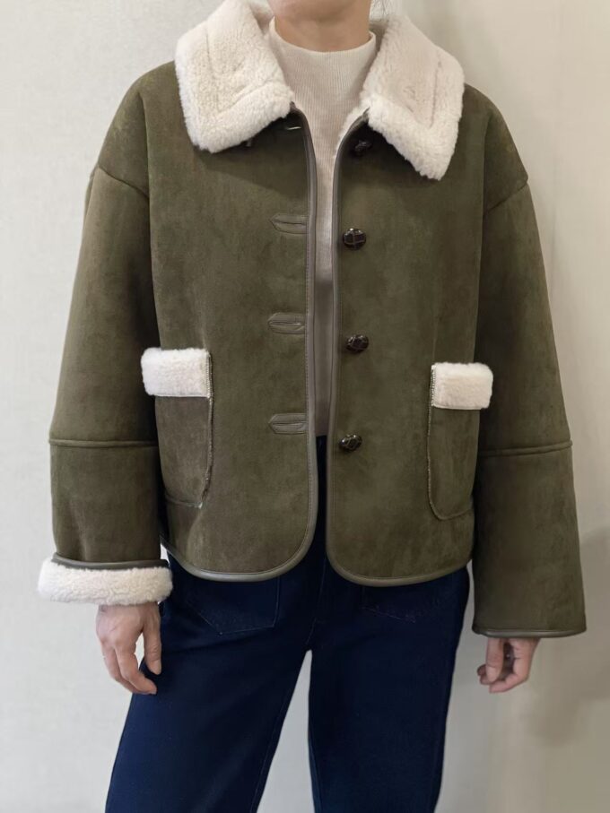 BERRIA/NEW Abrigo caqui Ageda