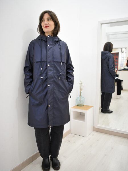 Chubasquero-azul-marino-Kazkabar-capucha