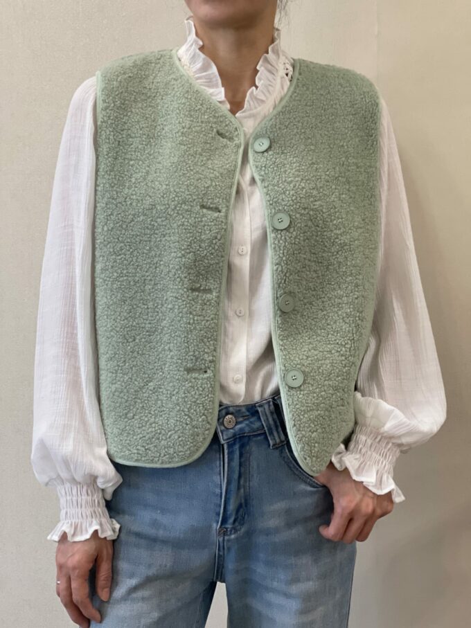 Chaleco borreguillo verde salvia Jerome