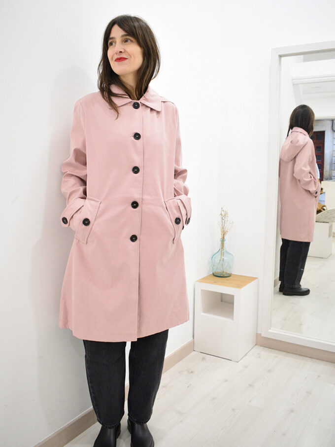 Inicio 11 <span class="new">BERRIA/NEW</span> Abrigo rosa con capucha Emily