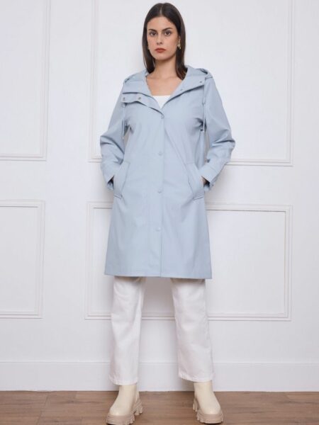 Chubasquero azul claro zaparrada
