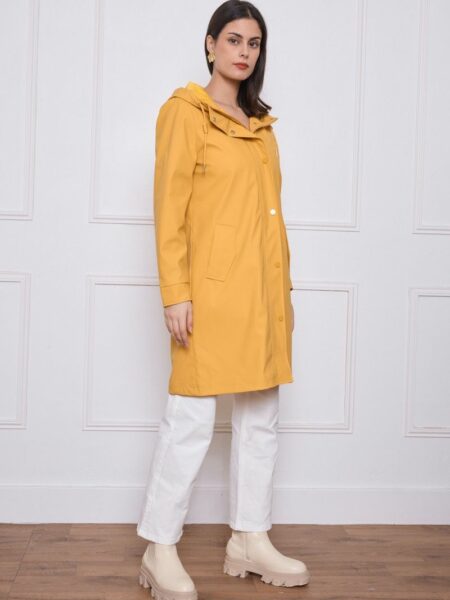 Chubasquero mostaza zaparrada