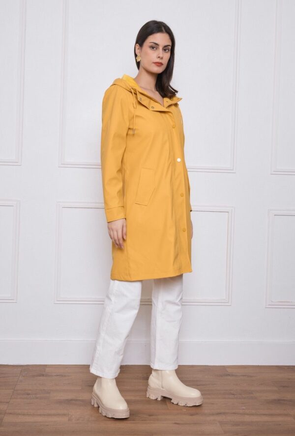 Chubasquero mostaza zaparrada