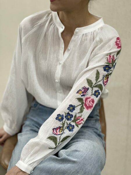 <span class="new">BERRIA/NEW</span> Camisa bordada blanca Ana