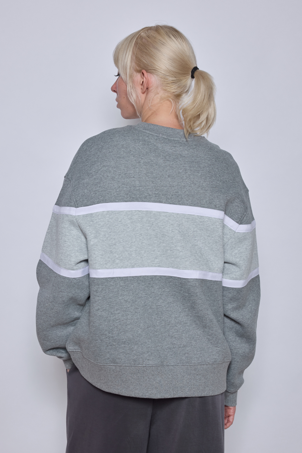 <span class="new">BERRIA/NEW</span> Sudadera gris Maren 5 <span class="new">BERRIA/NEW</span> Sudadera gris Maren - Imagen 4