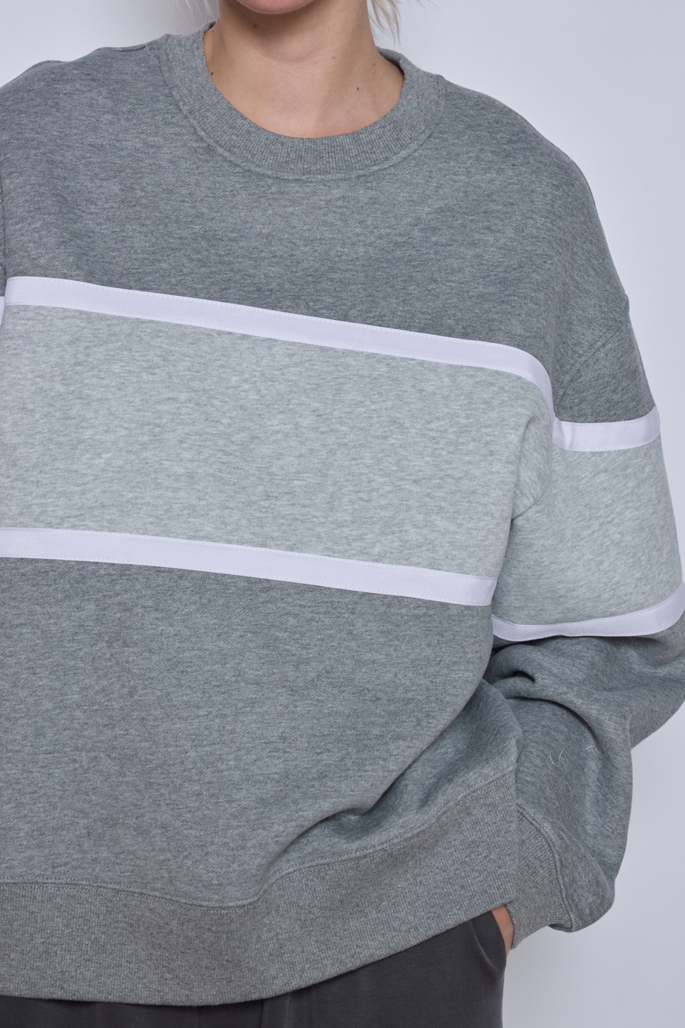 <span class="new">BERRIA/NEW</span> Sudadera gris Maren 4 <span class="new">BERRIA/NEW</span> Sudadera gris Maren - Imagen 3