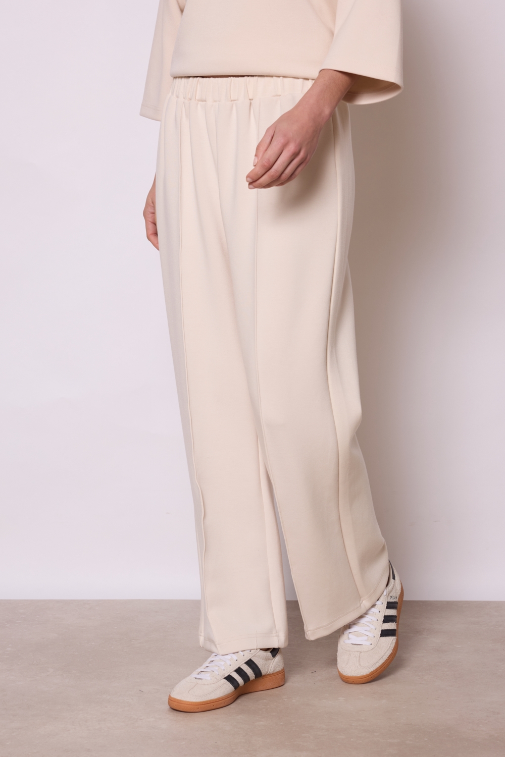 <span class="new">BERRIA/NEW</span> Pantalón beige Tyron 5 <span class="new">BERRIA/NEW</span> Pantalón beige Tyron - Imagen 4