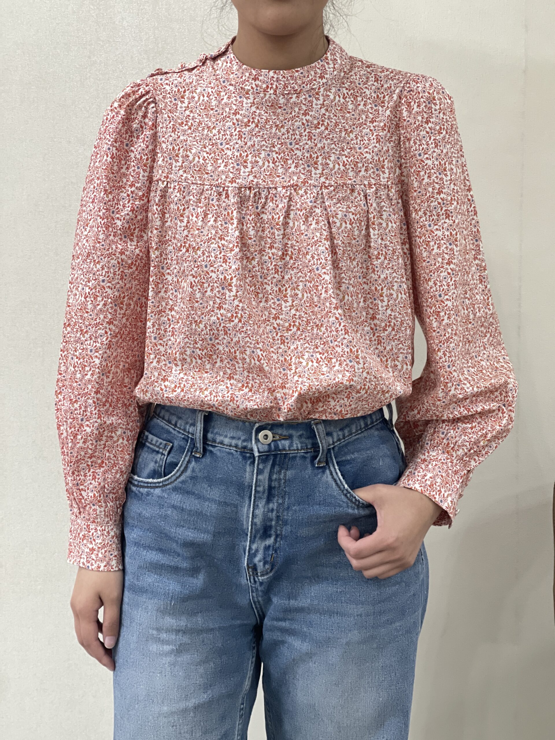 <span class="new">BERRIA/NEW</span> Blusa de florecillas Vera 3 <span class="new">BERRIA/NEW</span> Blusa de florecillas Vera - Imagen 2