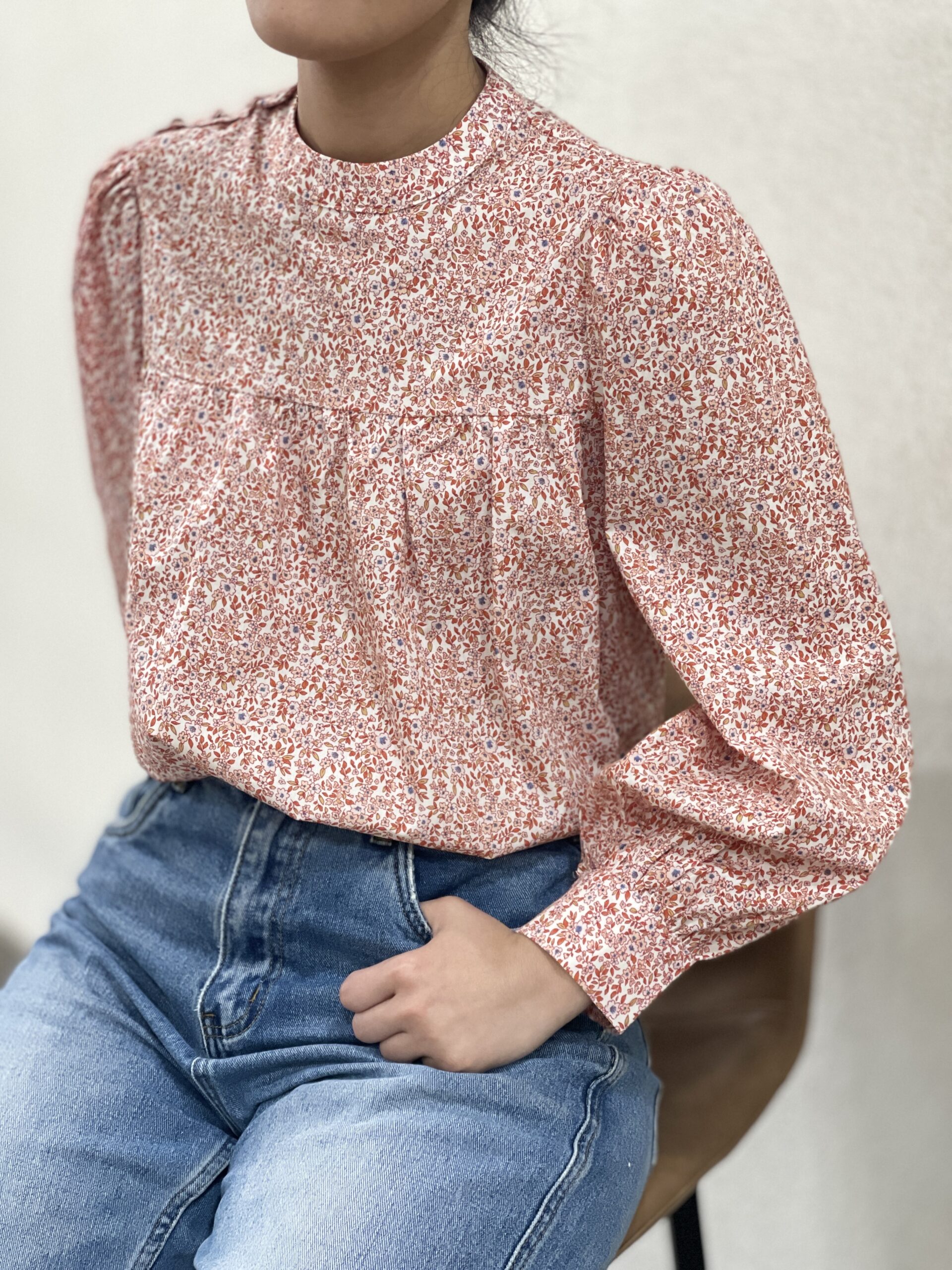 <span class="new">BERRIA/NEW</span> Blusa de florecillas Vera 5 <span class="new">BERRIA/NEW</span> Blusa de florecillas Vera - Imagen 4