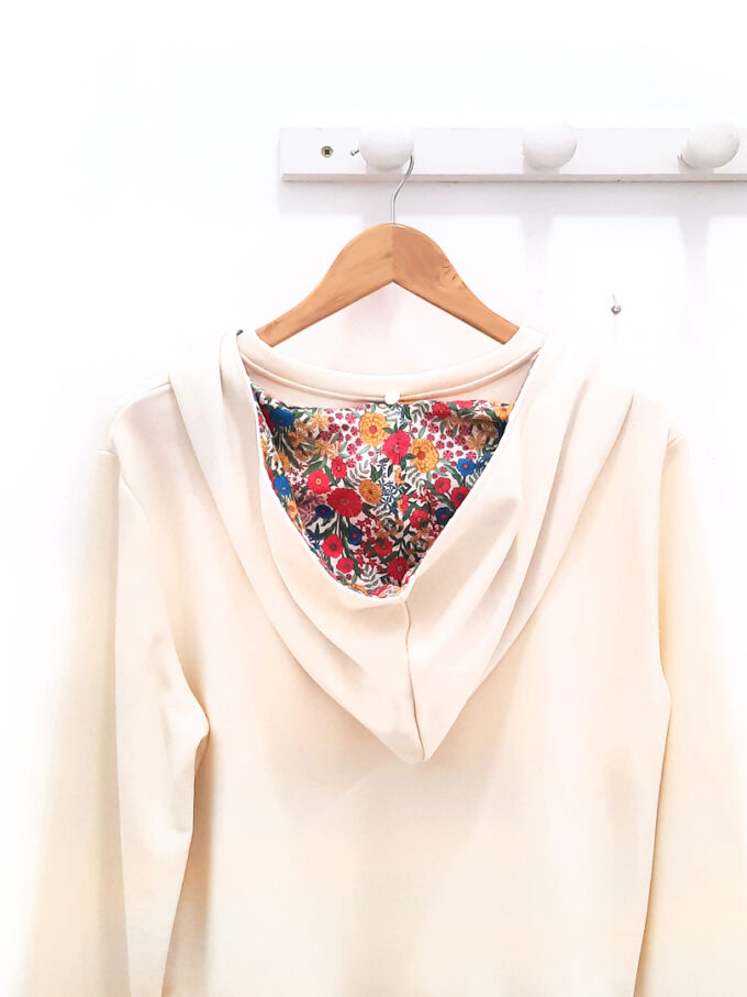 Sudadera color crudo Conwell con capucha