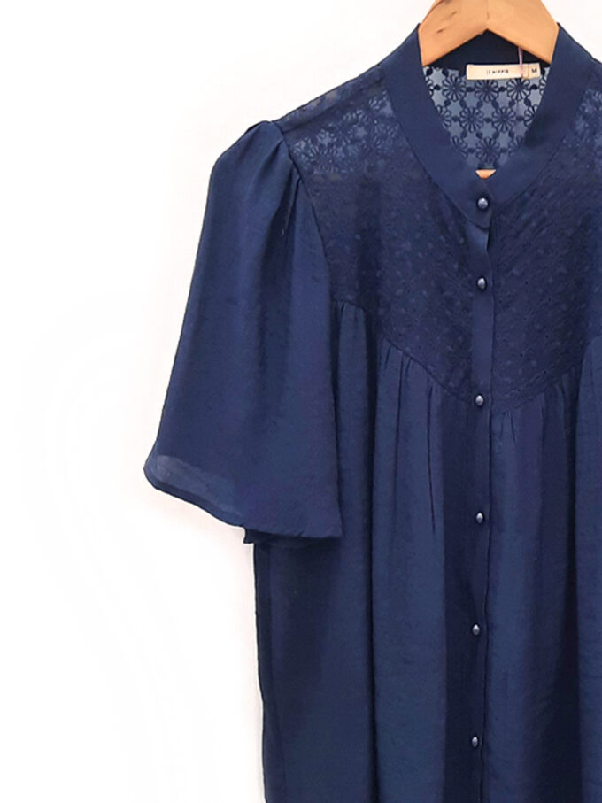 Blusa azul marino Lisa escote calado