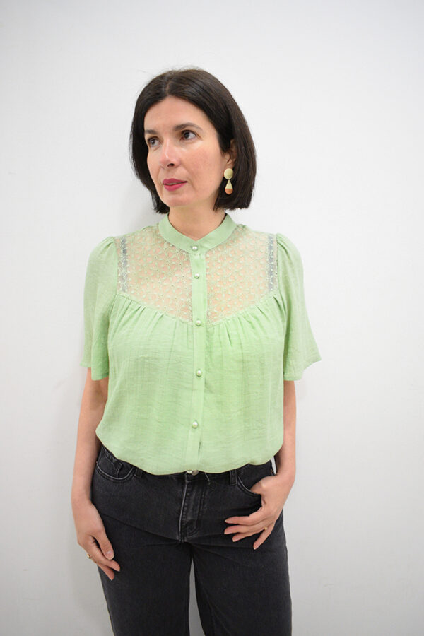 Blusa vede Lisa