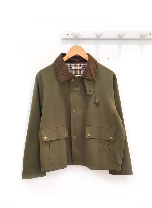 <span class="new">BERRIA/NEW</span>  Cazadora caqui Manon