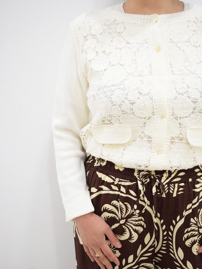 Chaqueta calada cruda Sara botonera