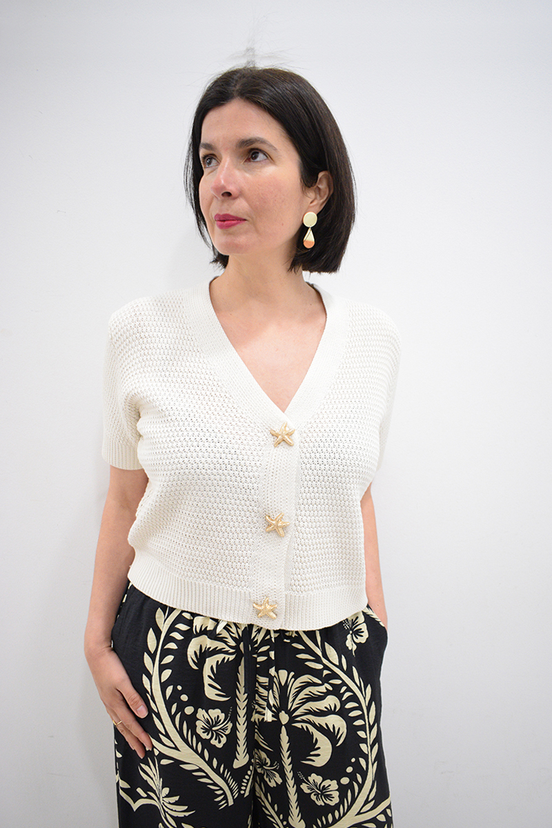 <span class="new">BERRIA/NEW</span> Chaqueta de punto cruda Marina 3 Chaqueta de punto cruda Marina botones dorados