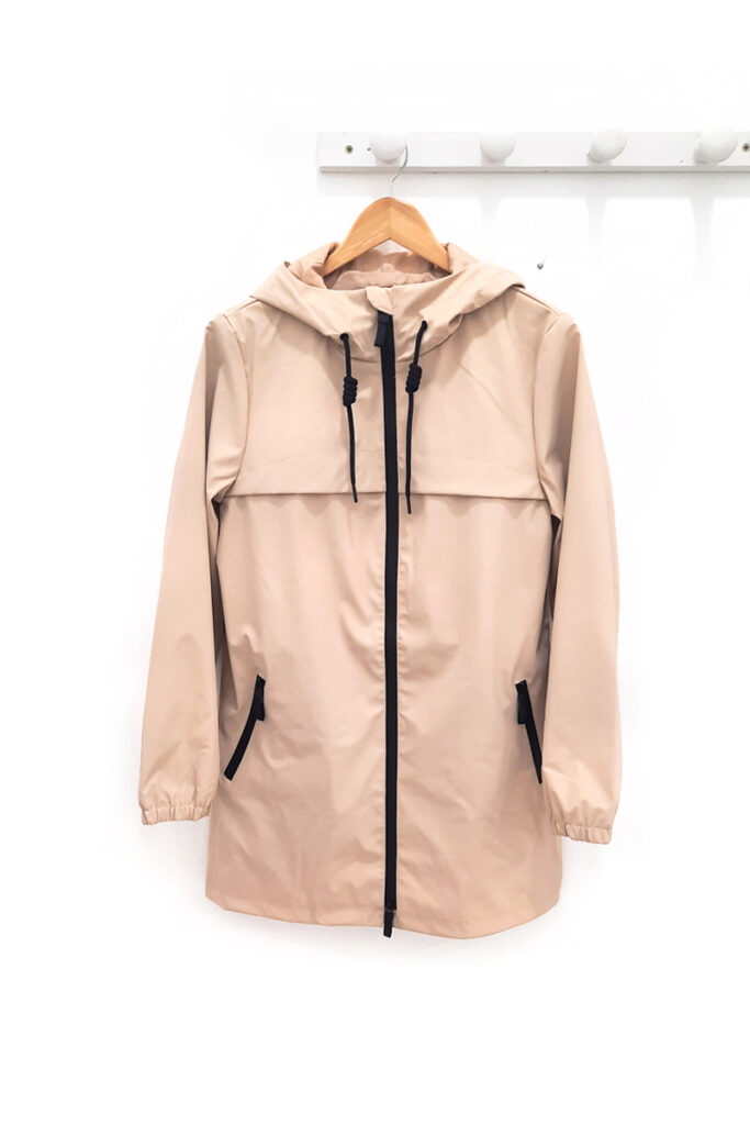Chubasquero beige Enbata