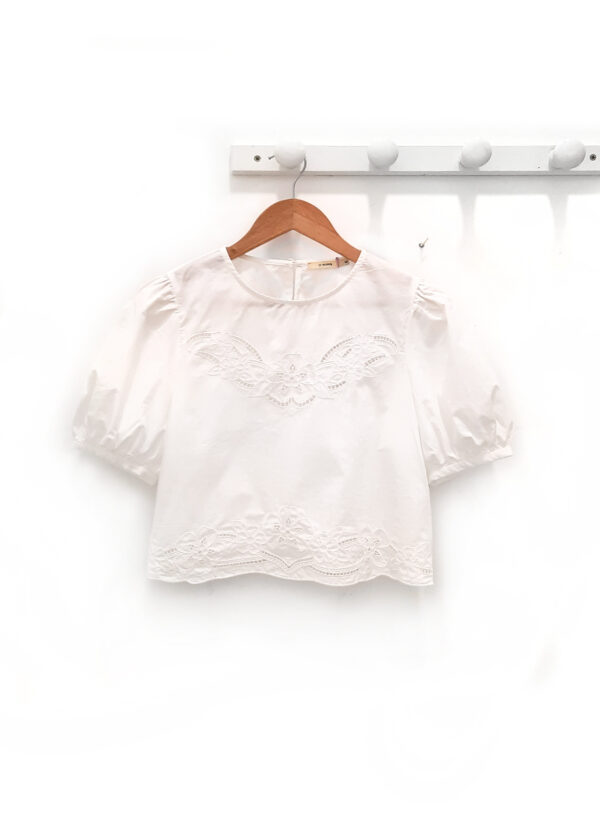 Blusa blanca Kiana cuello redondo