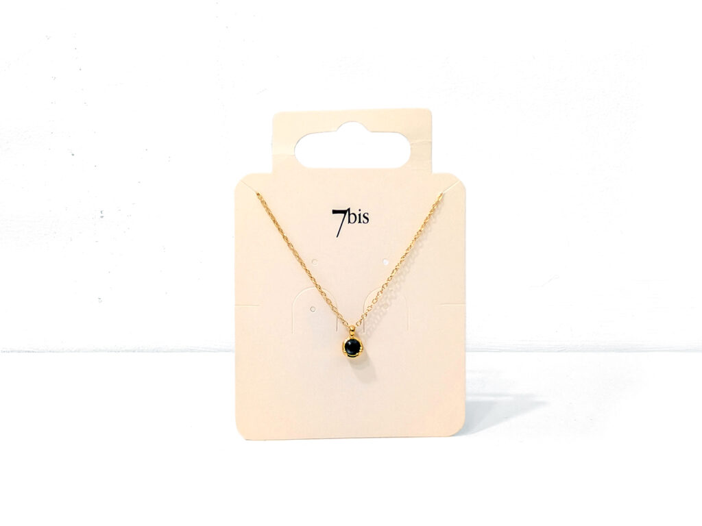 collar negro