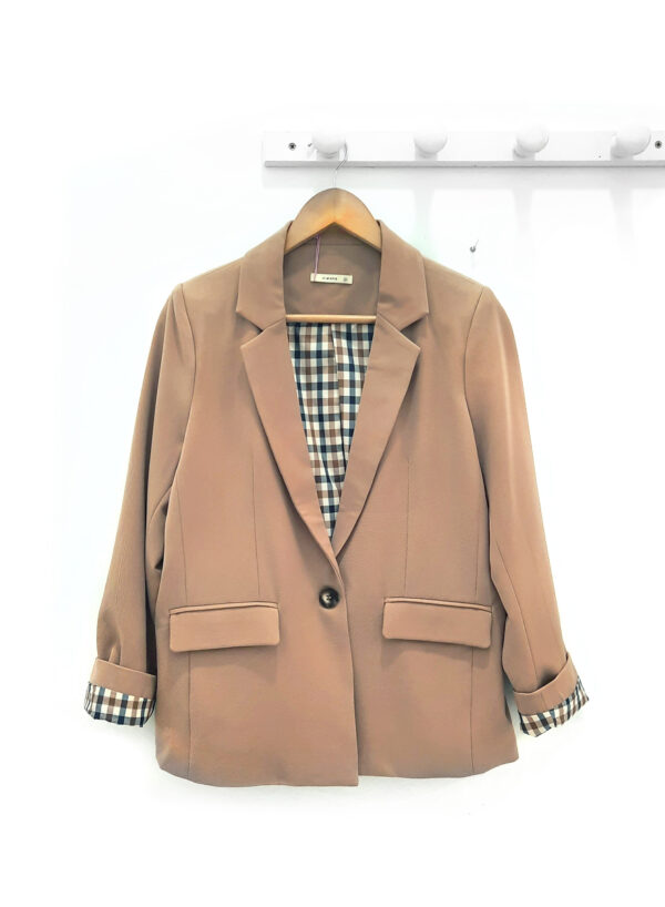 Americana beige July