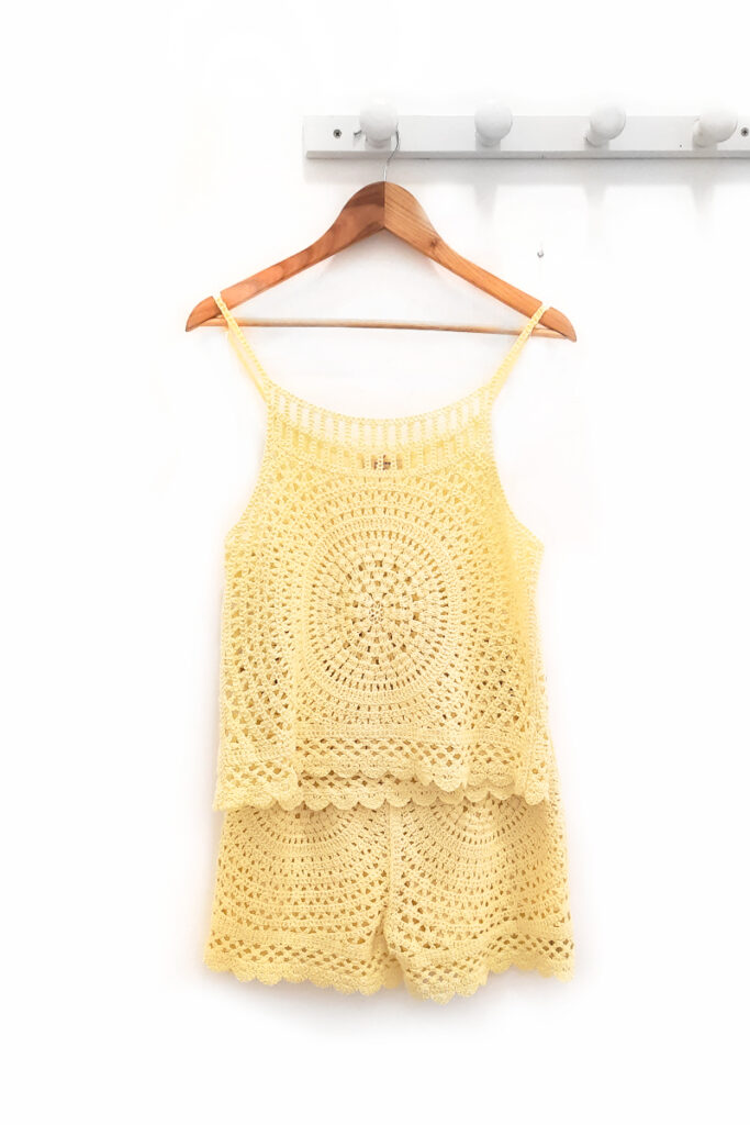 Conjunto top y pantalon corto amarillo Diego