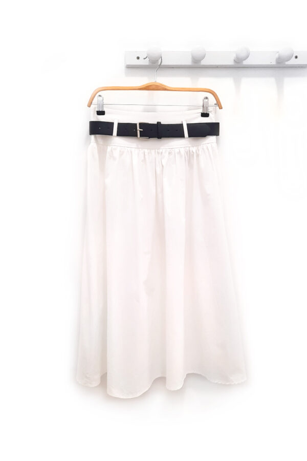Falda blanca Aria