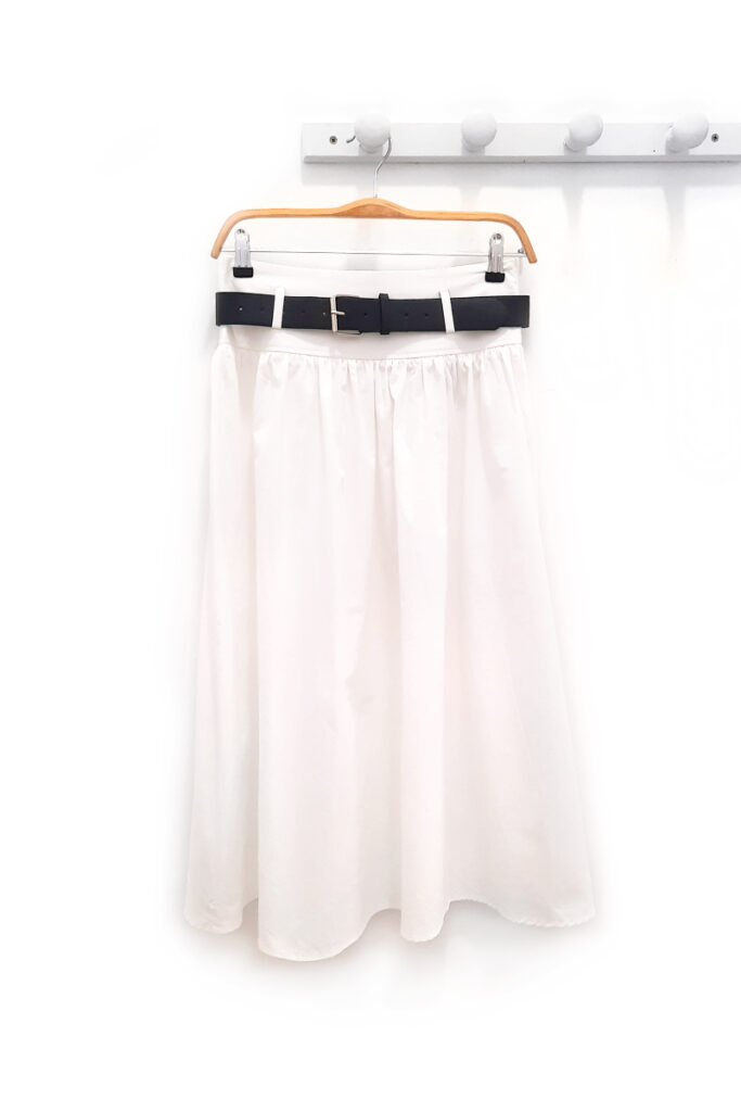Falda blanca Aria